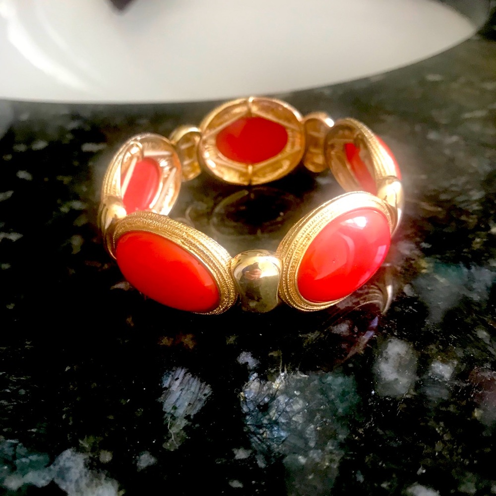 Coral & gold bracelet